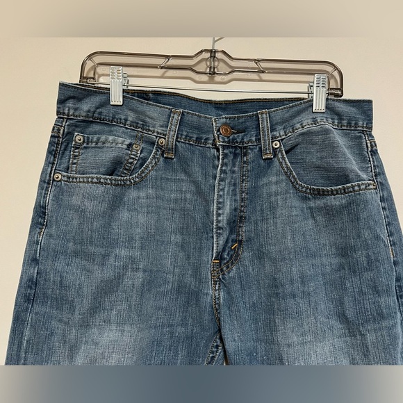 Levi’s Men’s 505 Jeans Medium Wash Size 32x30 - Picture 3 of 8